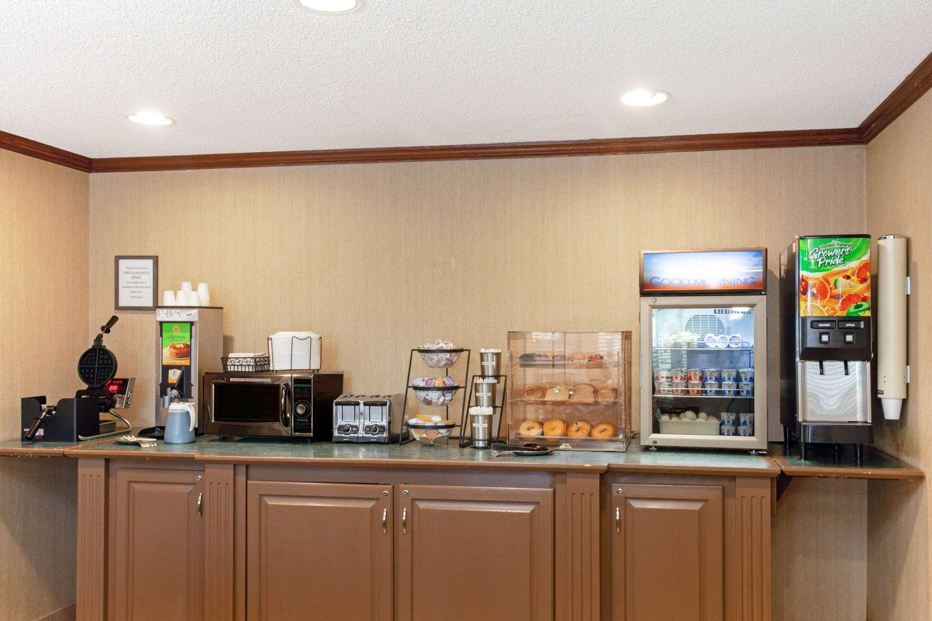 La Quinta By Wyndham Stevens Point Hotel Ngoại thất bức ảnh