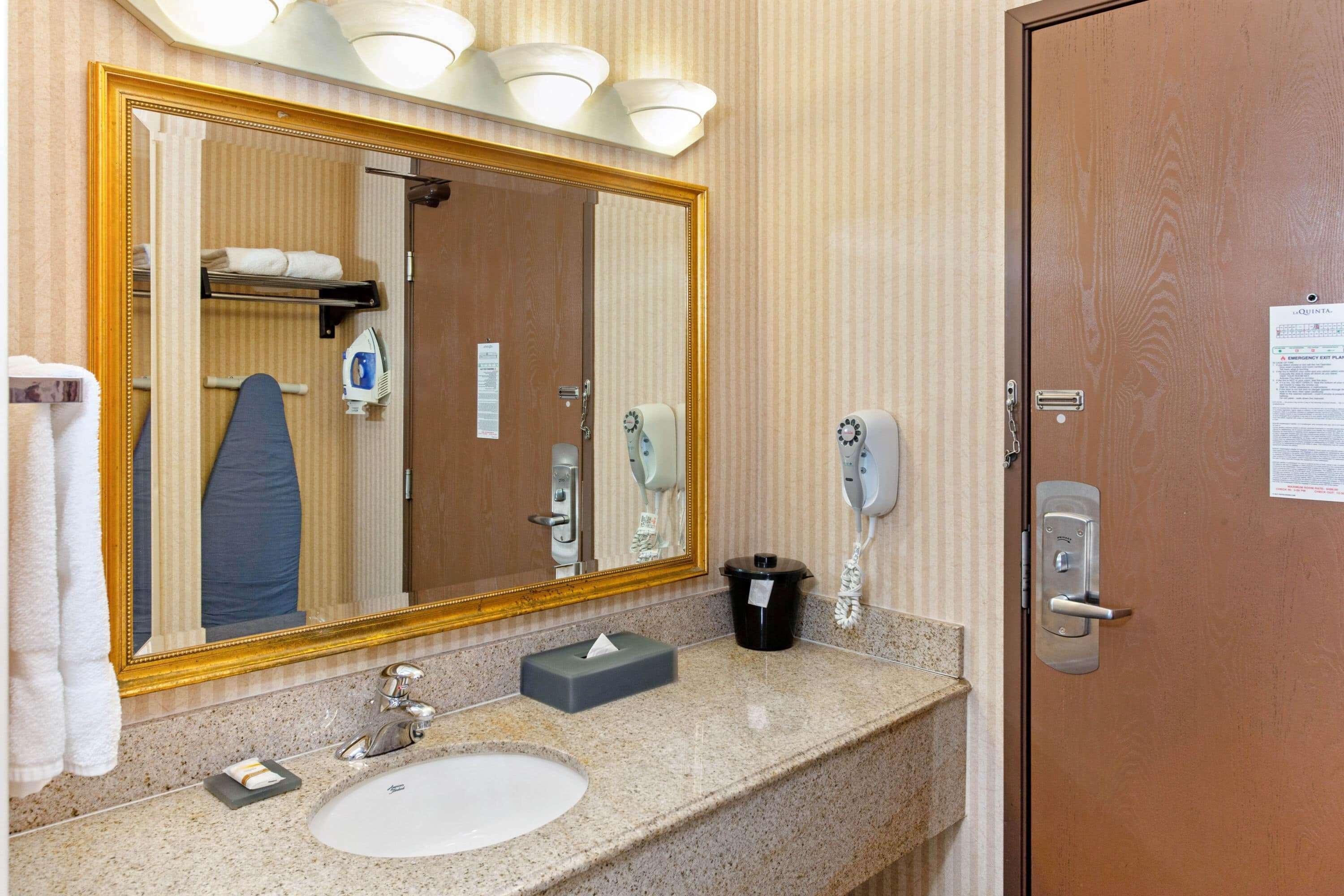 La Quinta By Wyndham Stevens Point Hotel Ngoại thất bức ảnh